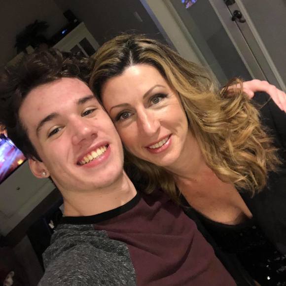 Meet your Posher, Pam - Picture 1 of 1